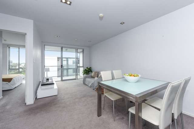 6p/435 New North Road Kingsland_4