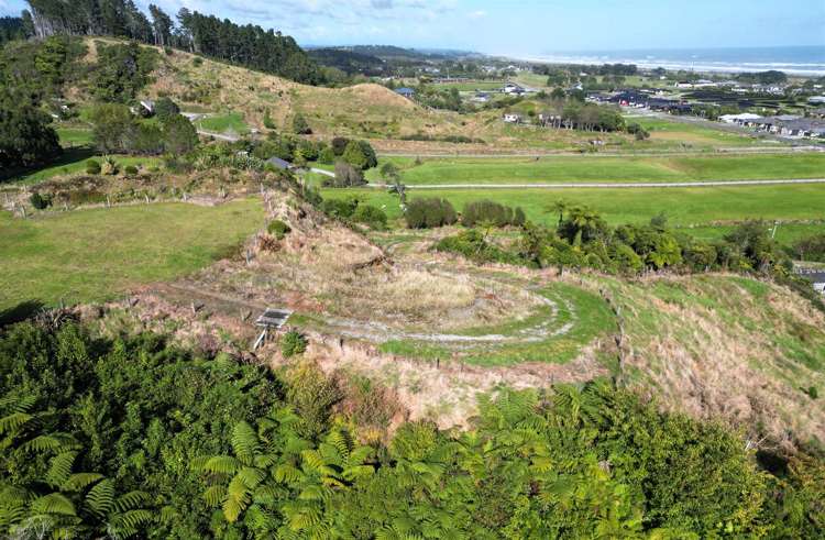 135 Coulson Road Paroa_13