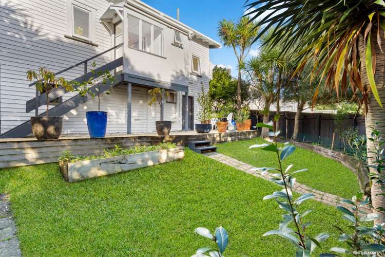 10 Pine Street New Lynn_12