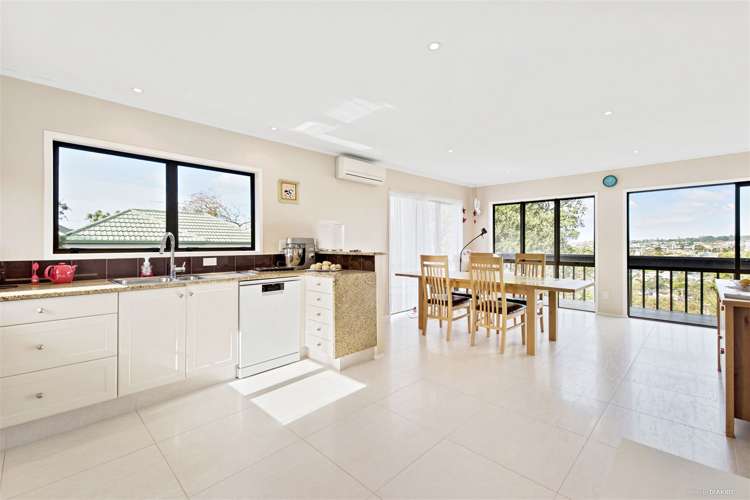 1/555 Beach Road Murrays Bay_4