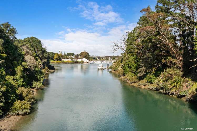 1 & 2 /42 Church Crescent Panmure_17
