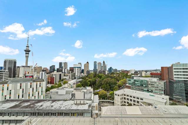 FREEHOLD, 80m2, WITH CARPARK, CITY VIEWS