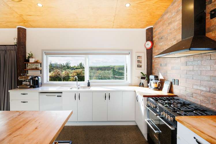 34 Highland View Drive Tokomaru_11