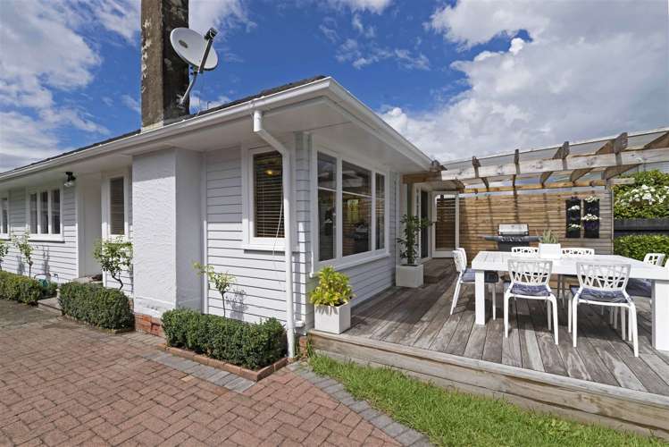 1/13 Essex Street Te Atatu South_21