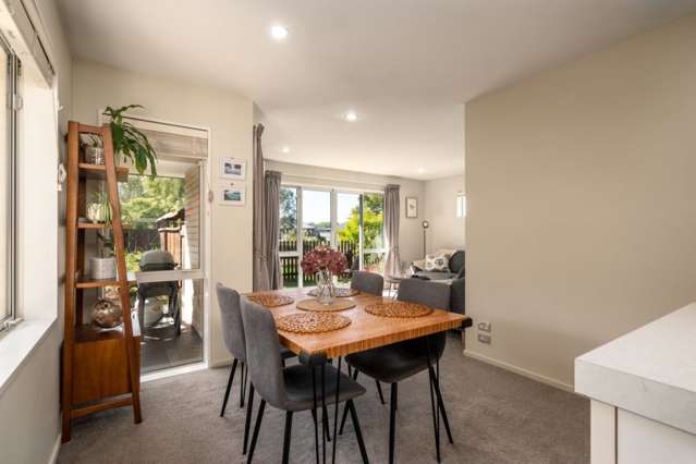 23 Famille Close Yaldhurst_2