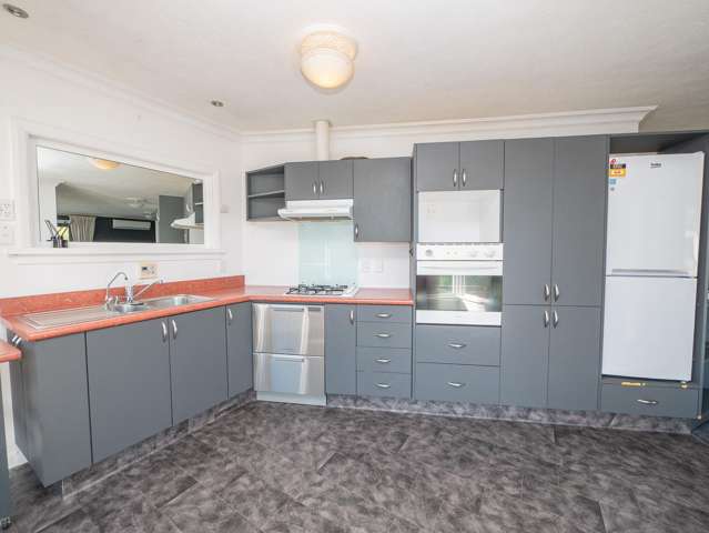 83 Easther Crescent Kew_3
