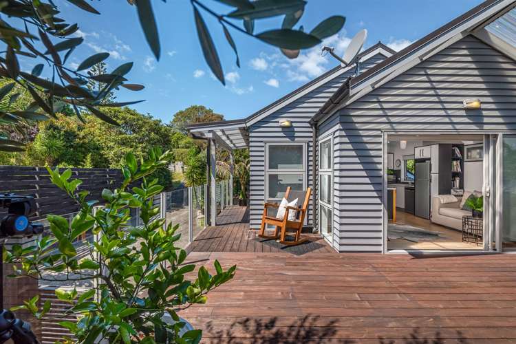 1/302 Beach Road Campbells Bay_0