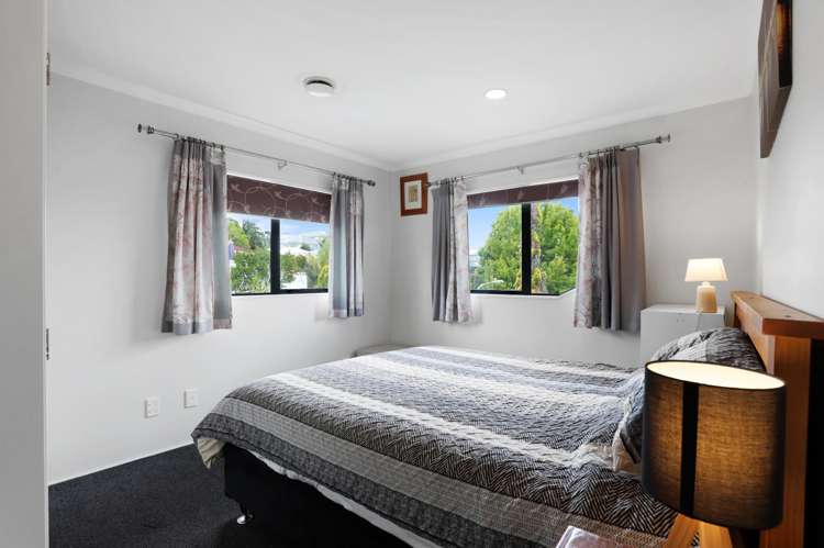 64 Milan Drive Glen Eden_10