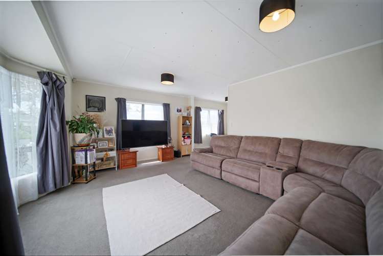 96 Maplesden Drive Clendon Park_3