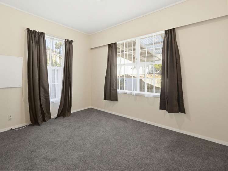 15 Camden place Pukete_18
