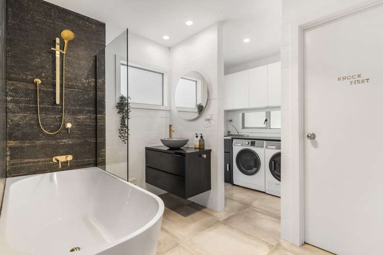 890 Beach Road Waiake_20