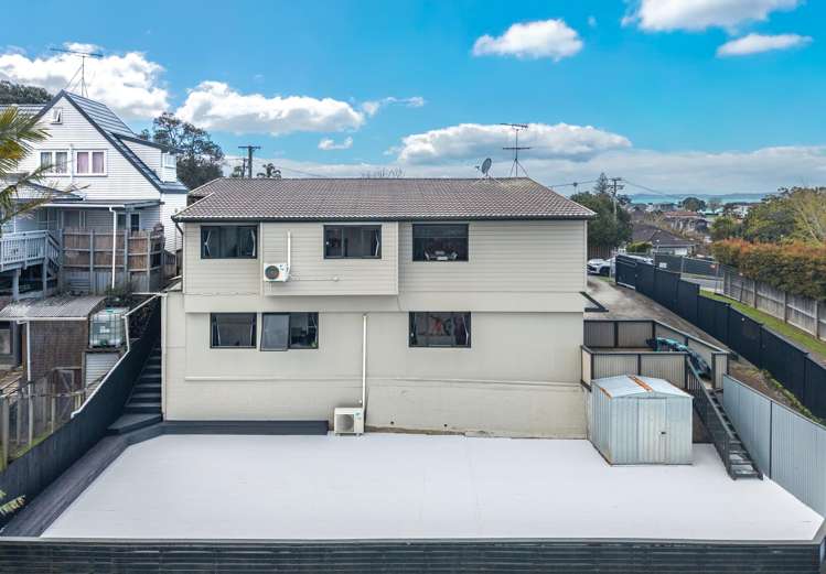 21 Beach Road Mellons Bay_35