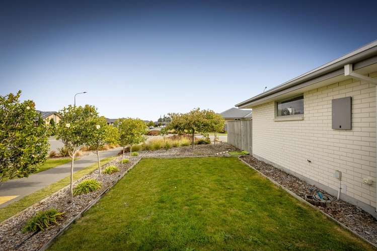 39 Zinnia Way Wigram_16