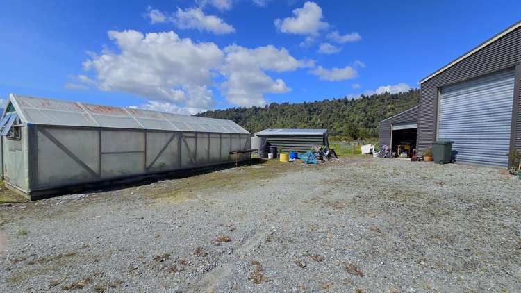 711B La Fontaine Road Harihari_17