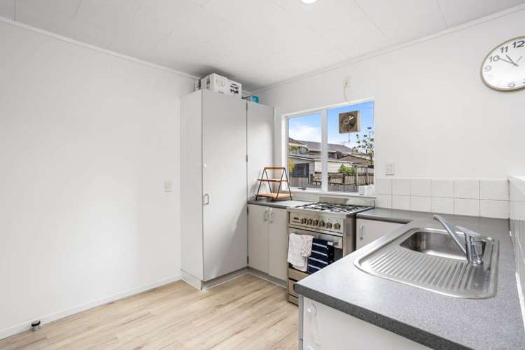 23 Meadowvale Rise Titirangi_9