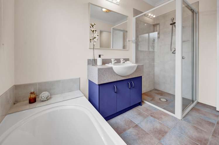 18 Kinross Drive Merrilands_21