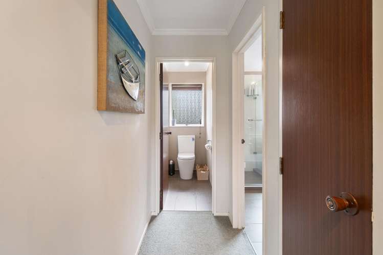 7 Guernsey Place Fitzherbert_16
