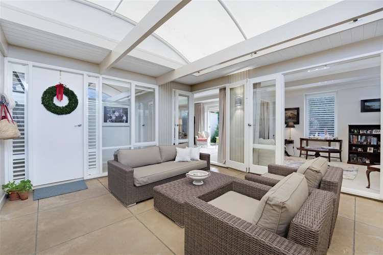 4/252 Hurstmere Road Takapuna_9