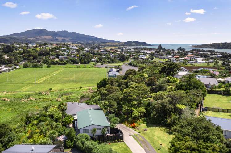 1 Lily Street Raglan_39