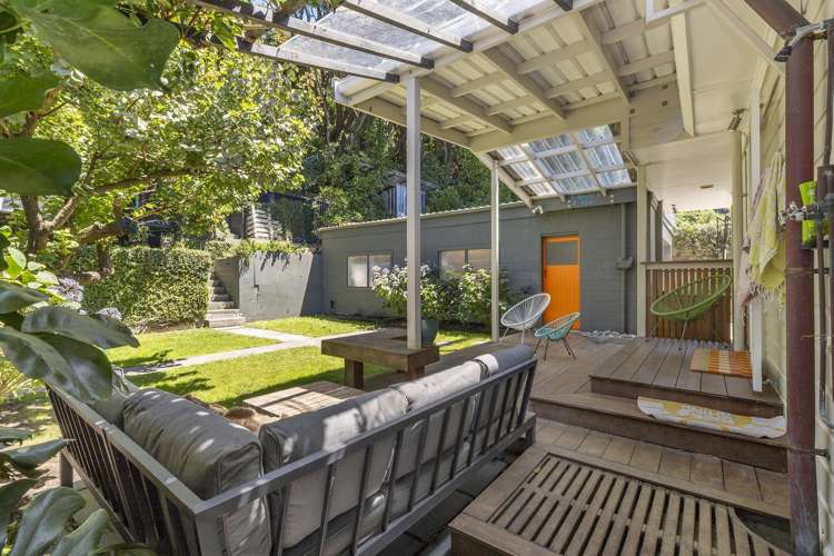 318 Queens Drive Lyall Bay_14