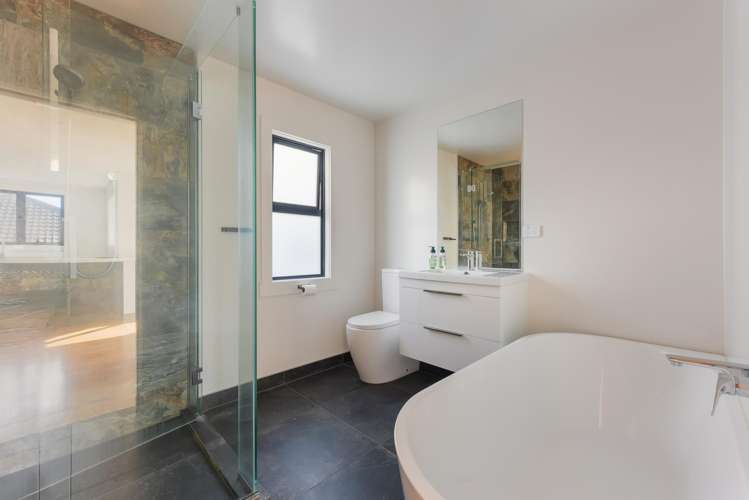 8 Jenner Road Toi Toi_7