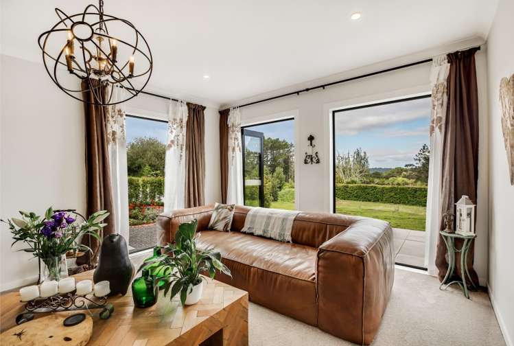 323f Huia Road Titirangi_9