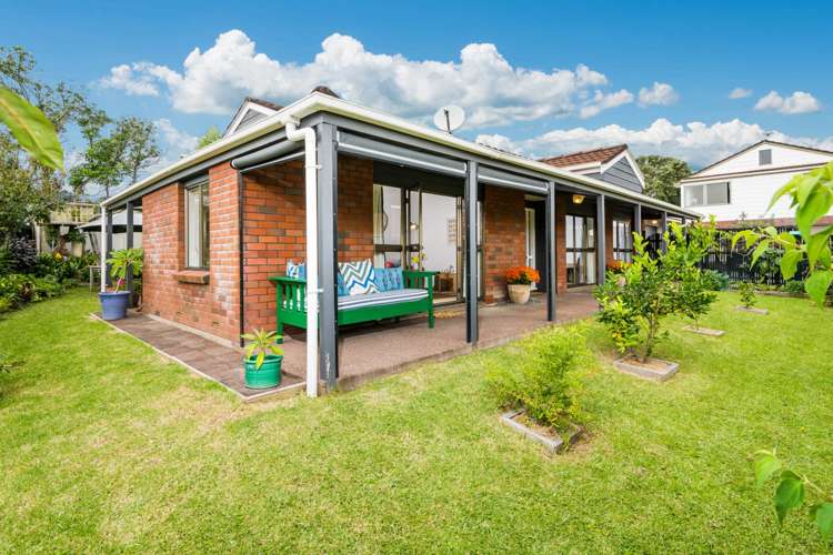 3/136 Calliope Road Stanley Point_2