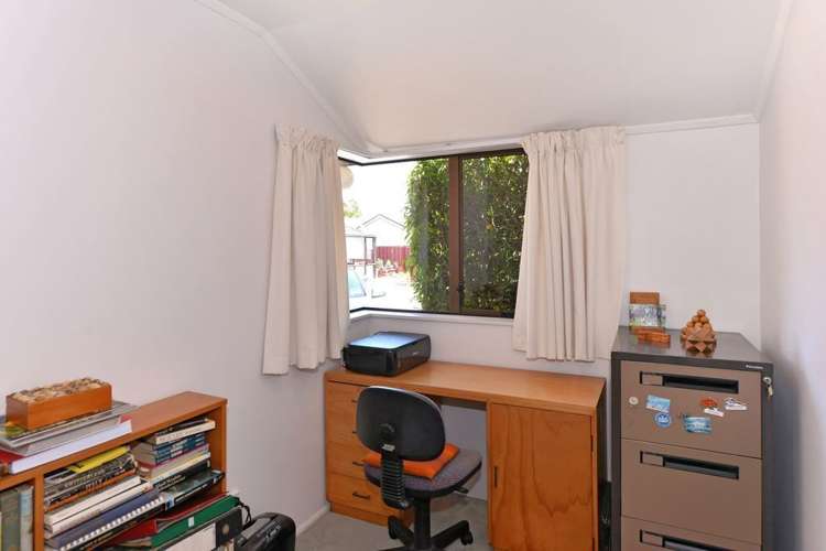 15 De Cesare Way The Wood_16