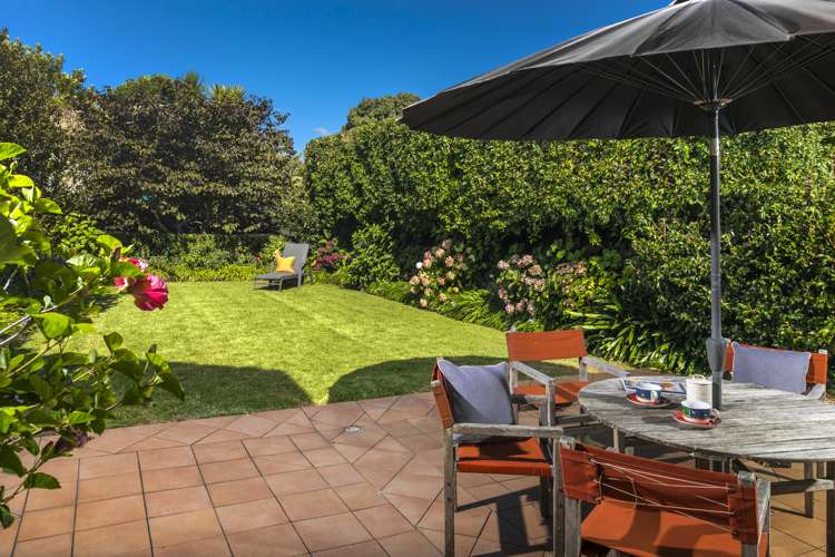 122 Vauxhall Road Narrow Neck_13