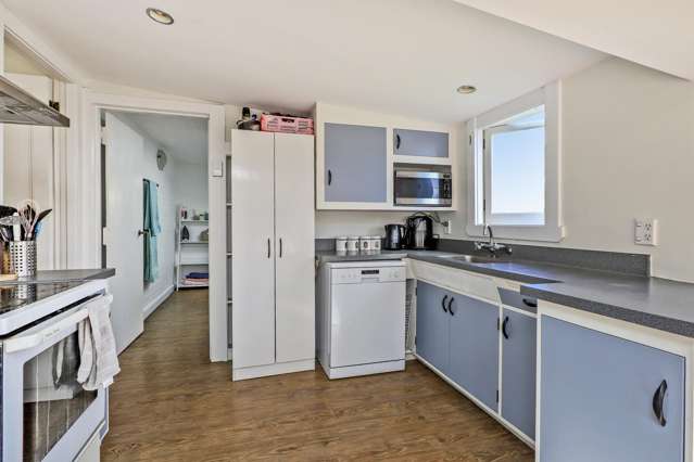 707B Queen Street East Parkvale_3