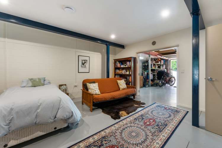 99 Lake Crescent Hamilton Lake_19