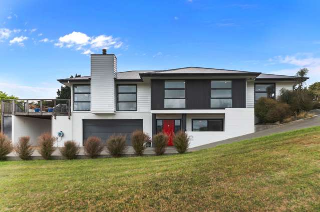 Executive elegance with sea views