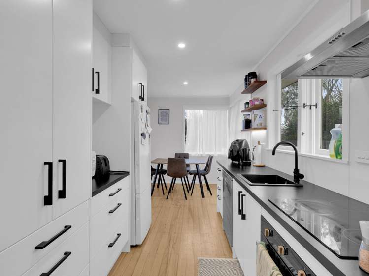 6 Colstone Street Glenview_8