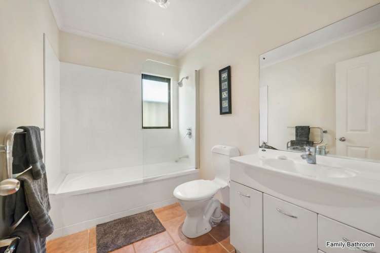 54 Ian Sage Avenue Long Bay_8