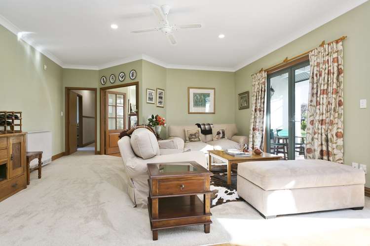 19 Cowley Drive Leamington_6