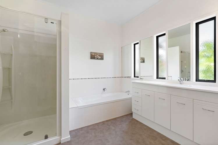 9 Windsor Avenue Te Kamo_16