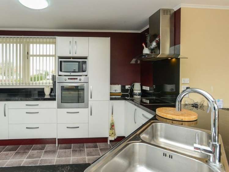 76 Nuffield Avenue Marewa_12