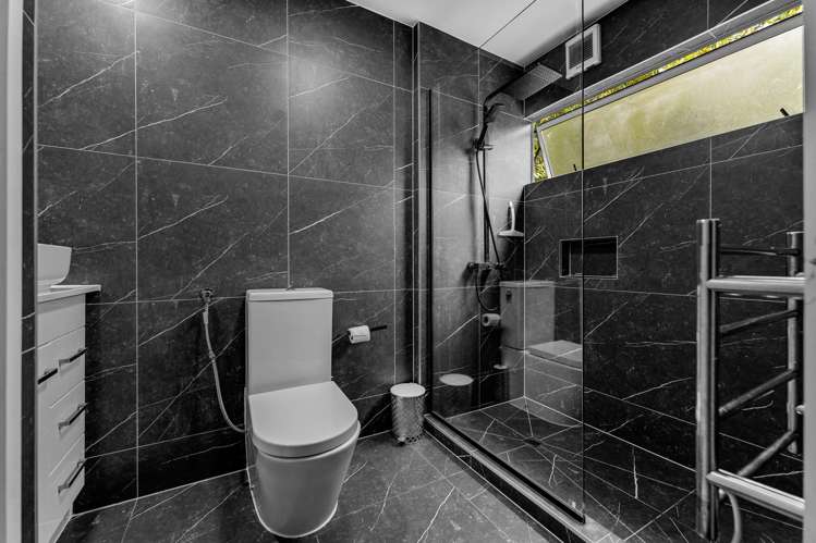 3/24 Commodore Drive Lynfield_6