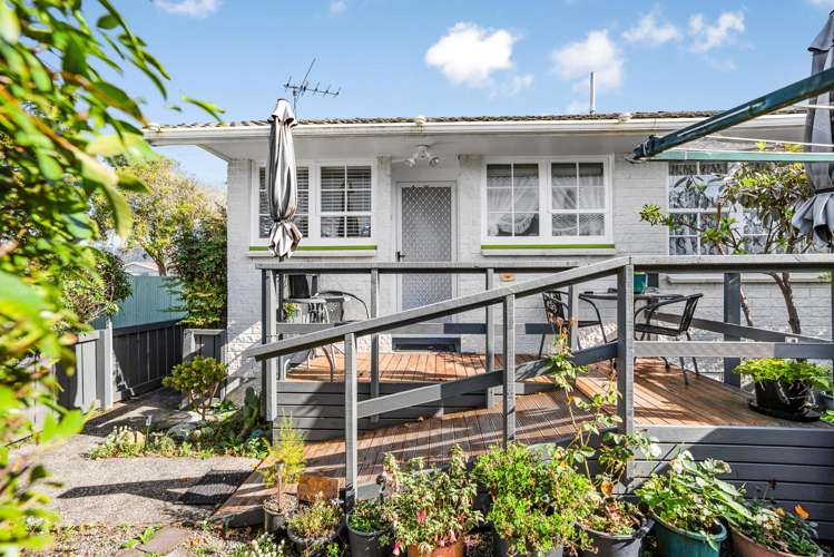 2/26 Merton Street Trentham_17