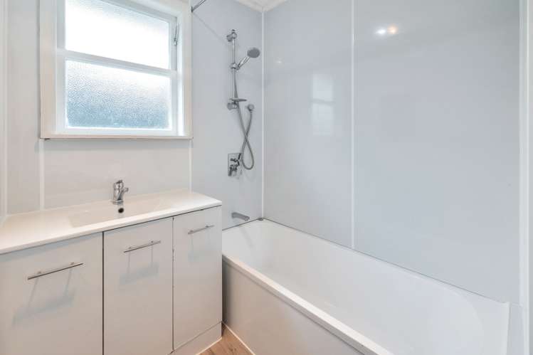 22 Buller Crescent Manurewa_12