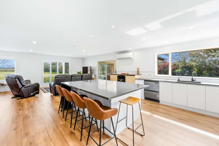 1432 Courtenay Road_4