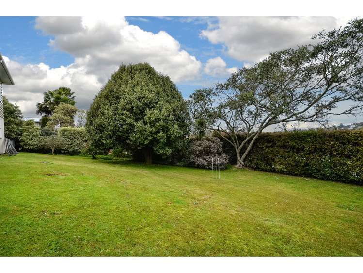 69 Royal Road Massey_11