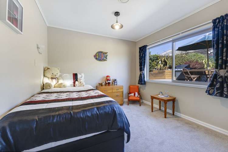 8 Newall Avenue Stoke_11