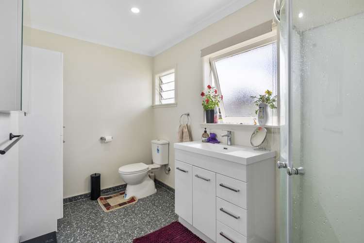 21 Russell Road Fairy Springs_8