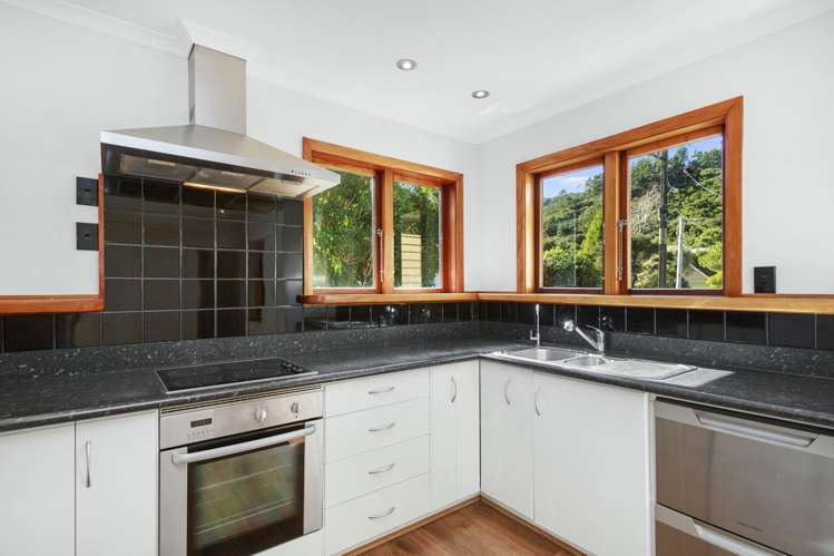 77 Hair Street Wainuiomata_7