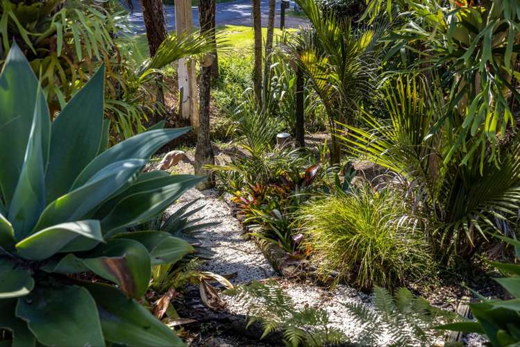 109 Queens Drive Oneroa_22