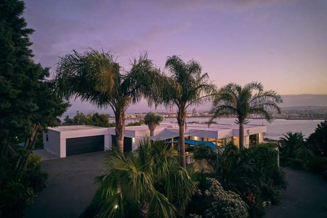 STYLISH SUBDIVIDABLE HOME & INCOME