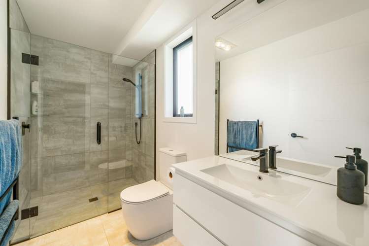 355 Grays Road Pāuatahanui_16