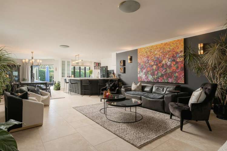 166 Lake Terrace Hilltop_11