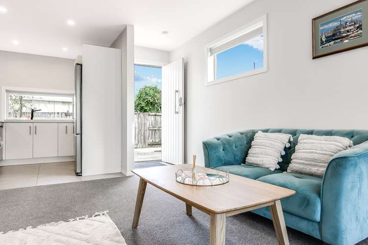 4/209 Tuhikaramea Road Dinsdale_10